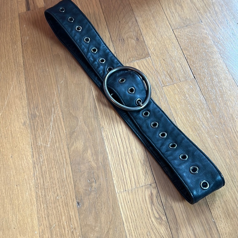 VINTAGE women’s leather black belt